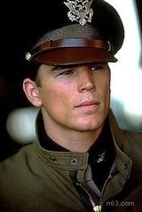 ����۾���